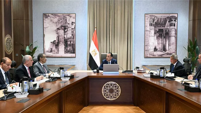 رئيس الوزراء يعقد اجتماعا لمتابعة تنفيذ تكليفات الرئيس السيسي بشأن الإعلام