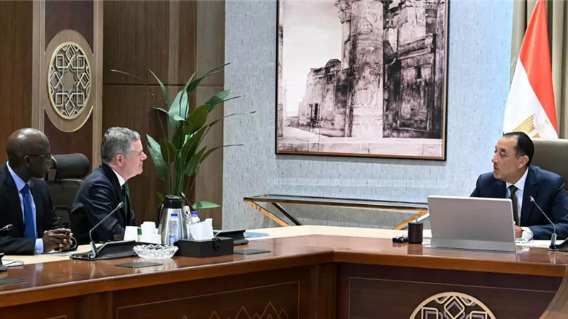 مدبولي يبحث مع مسؤولي البنك الدولي التعاون في التنمية والإصلاح الاقتصادي 