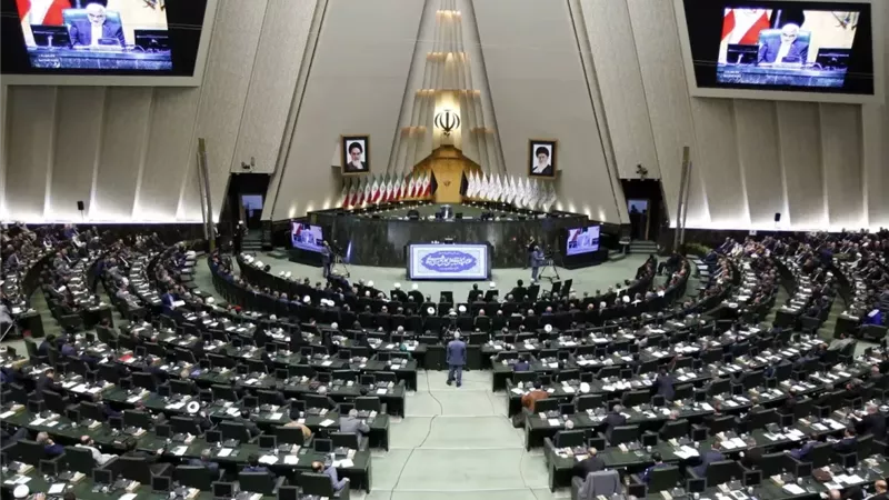 البرلمان الإيراني يناقش مشروع قانون 