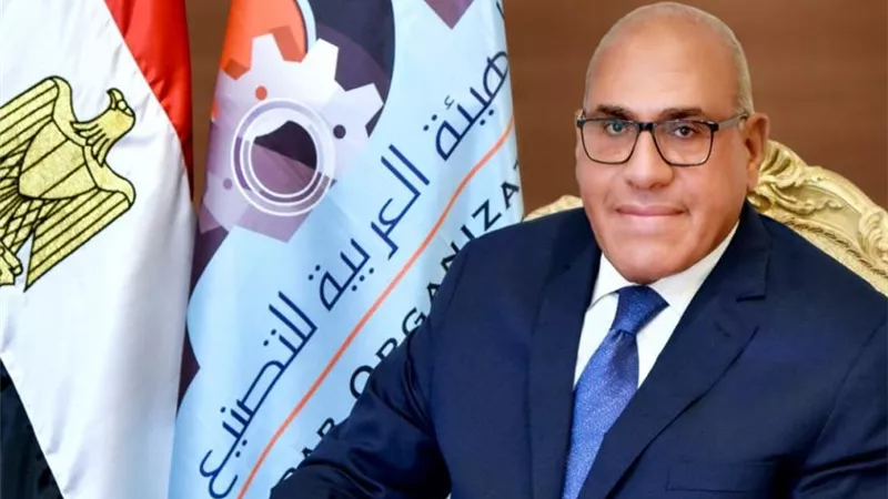 رئيس «العربية للتصنيع» يتابع ميدانيًا مشروعات «حياة كريمة» بأسيوط