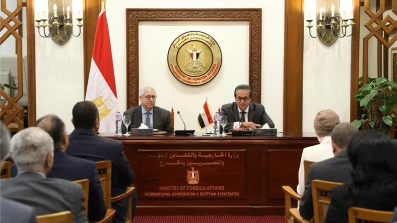 من 100 مليون صحة إلى التأمين الشامل.. وزير الصحة يبرز طفرة القطاع 