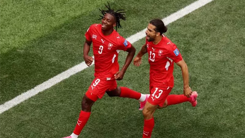مانزامبي يخضع للكشف الطبي قبل انتقاله القياسي إلى أستون فيلا