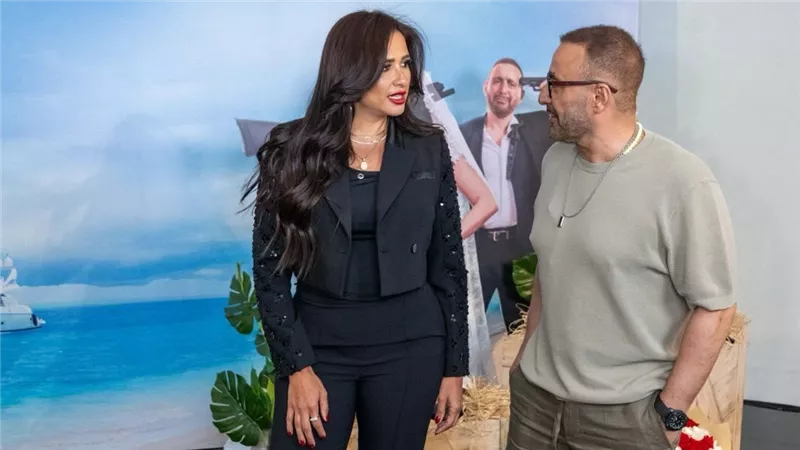 من الكويت إلى دبي ياسمين عبد العزيز والسقا وعرض خاص لـ خلي بالك من نفسك