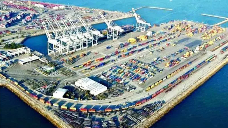 الجيش الأمريكي يعلن تدمير برج مراقبة في ميناء تشابهار الإيراني
