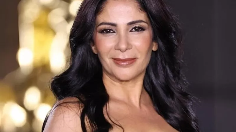 منى زكي تروج لفيلمها الجديد 