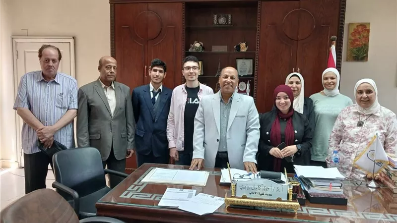 جامعة العاصمة تدفع بخمسة طلاب للمنافسة الجمهورية في المشروع الوطني للقراءة