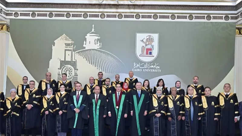 رئيس جامعة القاهرة: تطوير كلية العلوم أولوية وتحديث المعامل ومدرج «مشرفة»