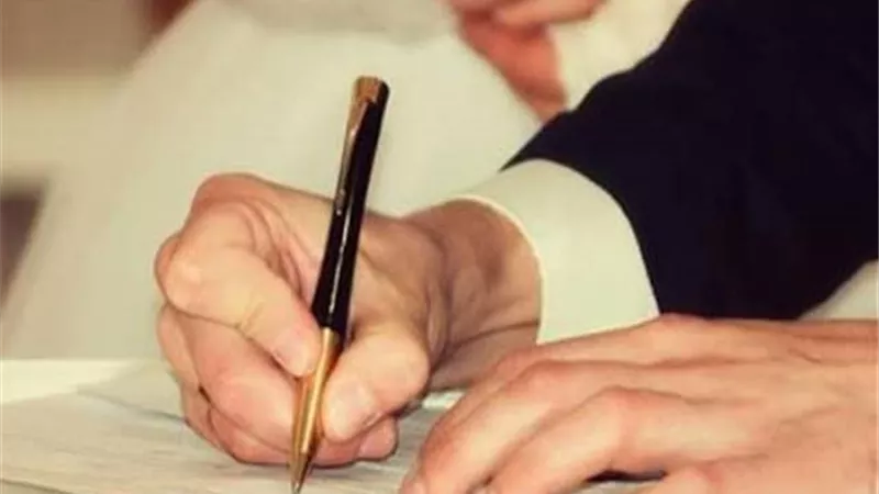 ما حكم كتابة الشقة باسم الزوجة؟ دار الإفتاء تجيب