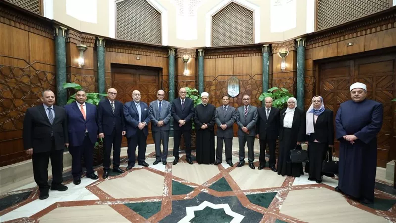 شيخ الأزهر يستقبل رئيس هيئة قضايا الدولة ويهنئه بمنصبه الجديد