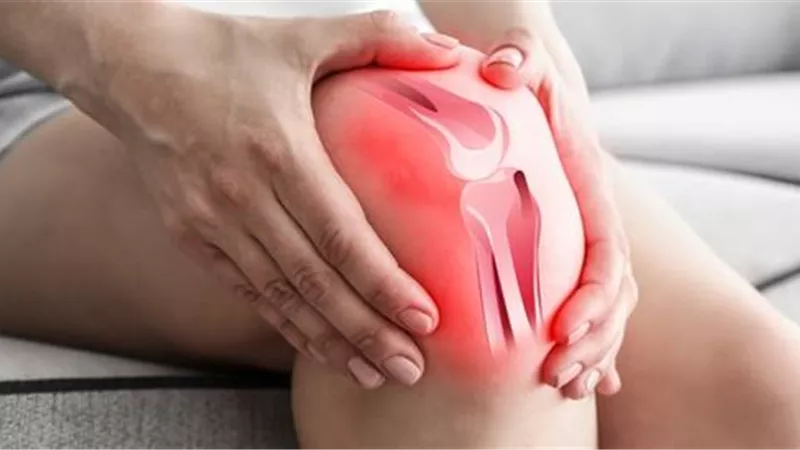  الصحة: المشي المنتظم مفيد لمرضى خشونة الركبة والجري قد يزيد الضغط 