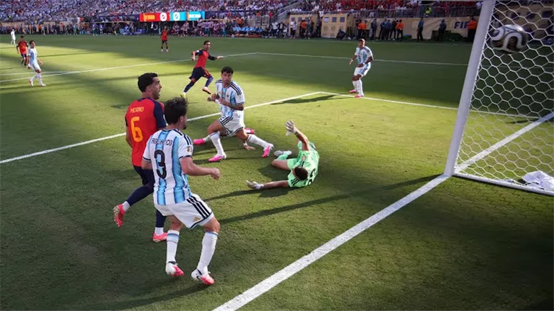 فيران توريس يكسر صمود الأرجنتين ويمنح إسبانيا التقدم 