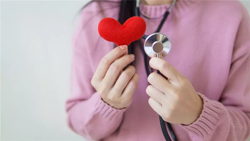 لماذا تختلف أمراض القلب لدى النساء؟