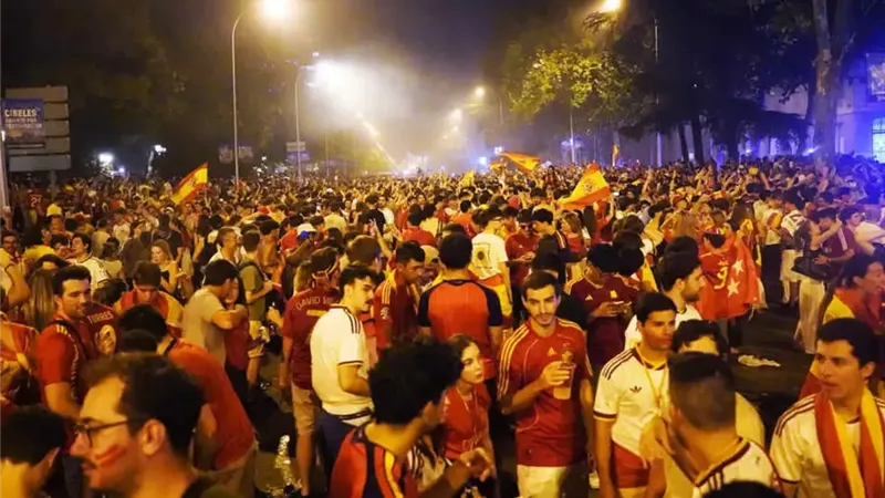 فرحة المونديال تتحول لمأساة.. وفاة طفل خلال احتفالات إسبانيا بكأس العالم 