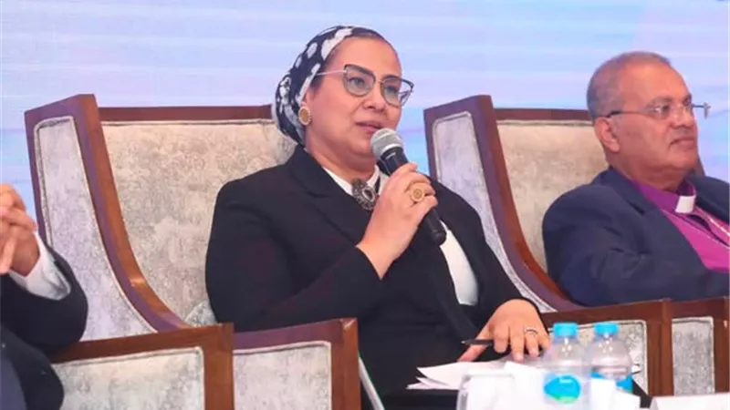 «أمل عمار» تشارك في لقاء حول الأسرة والتماسك المجتمعي