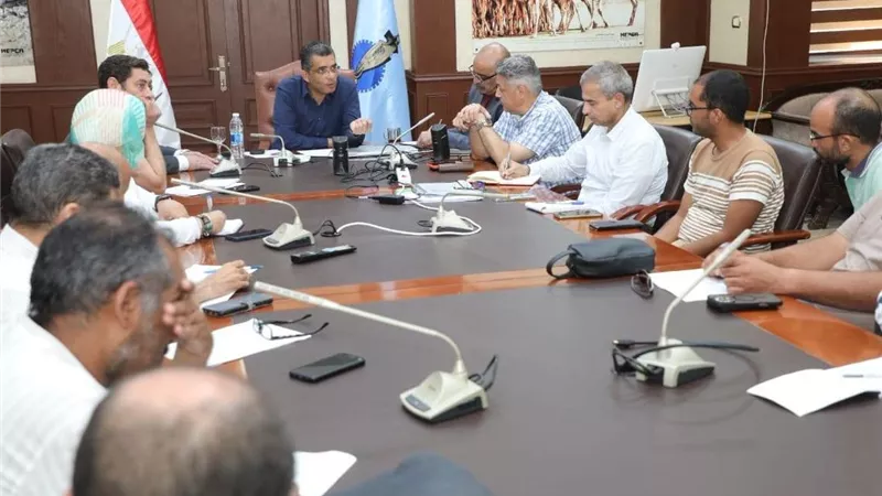 محافظ البحر الأحمر يطلق الخطة التنفيذية للمشروعات الاستثمارية الجديدة