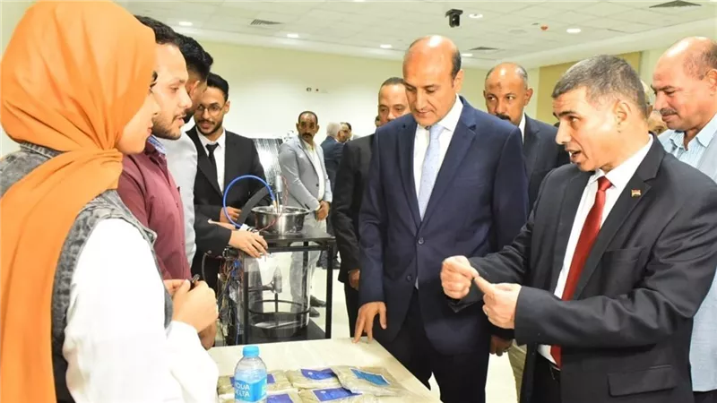 محافظ أسيوط يشارك في حفل تخرج الدفعة الأولى بجامعة أسيوط التكنولوجية