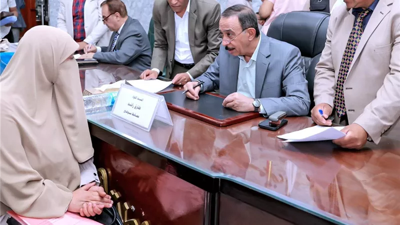 محافظ سوهاج يعقد اللقاء الجماهيري ويوجه بسرعة الاستجابة لمطالب المواطنين