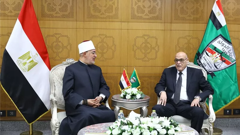 مفتي الجمهورية يهنئ رئيس هيئة قضايا الدولة بالمنصب الجديد 