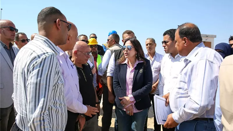 وزيرة الإسكان تراجع أعمال تطوير محطة معالجة الصرف الصحي في مرسى مطروح