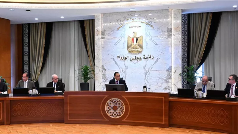 رئيس الوزراء يستعرض الآلية المقترحة لضمان تمويل مشروعات البنية التحتية 