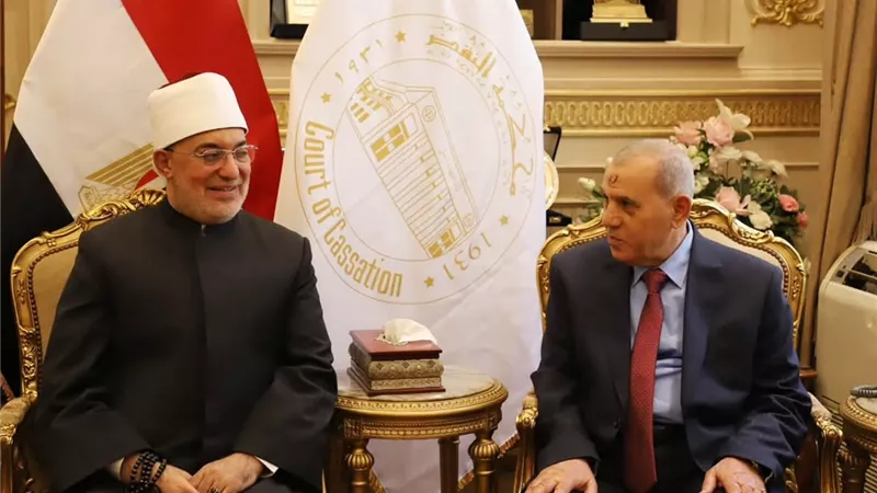 مفتي الجمهورية يهنئ رئيس محكمة النقض بمناسبة توليه مهام منصبه رسميًّا