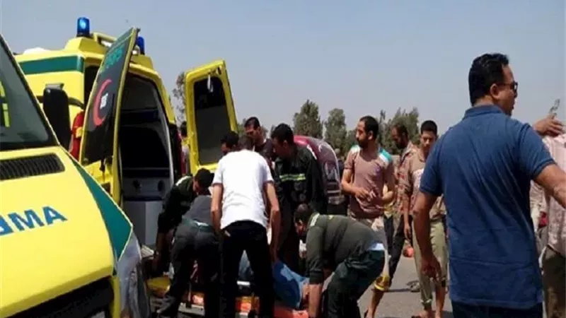 مصرع شخص وإصابة آخر في حادث تصادم بطريق 