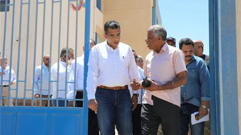 محافظ البحر الأحمر يتفقد المدرسة المصرية اليابانية بمدينة رأس غارب
