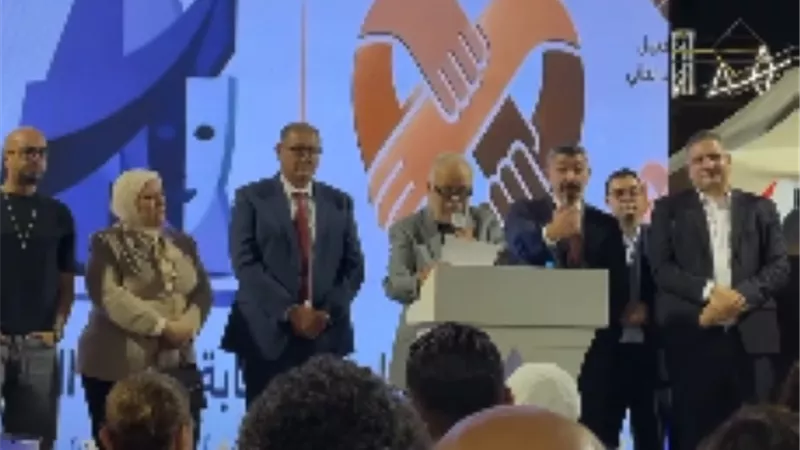في حشد تاريخي نقيب الممثلين يعلن تفعيل قانون حق الأداء العلني