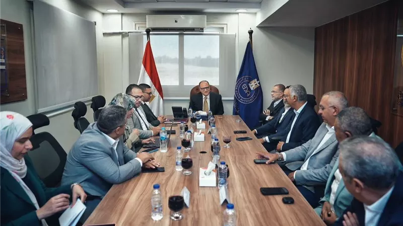 رئيس هيئة الدواء المصرية يستقبل شركات توزيع الأدوية