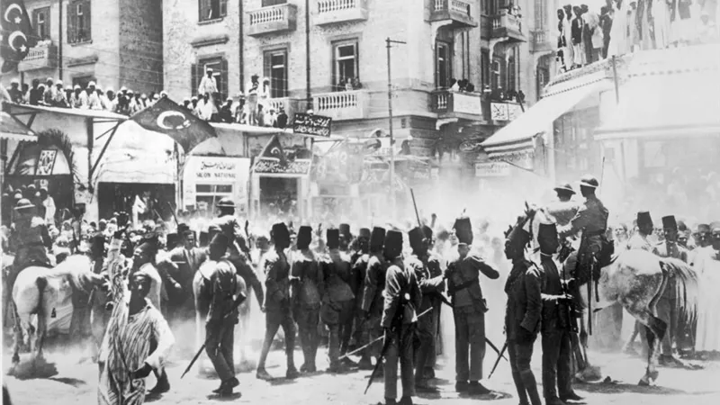 من البيان إلى السلطة.. محطات مفصلية في مصر بين يوليو 1952 ويونيو 1956