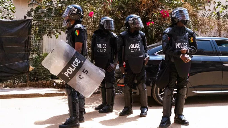 واقعة غريبة بالصين.. متهم يقيم جنازة وهمية لنفسه للهروب من السجن