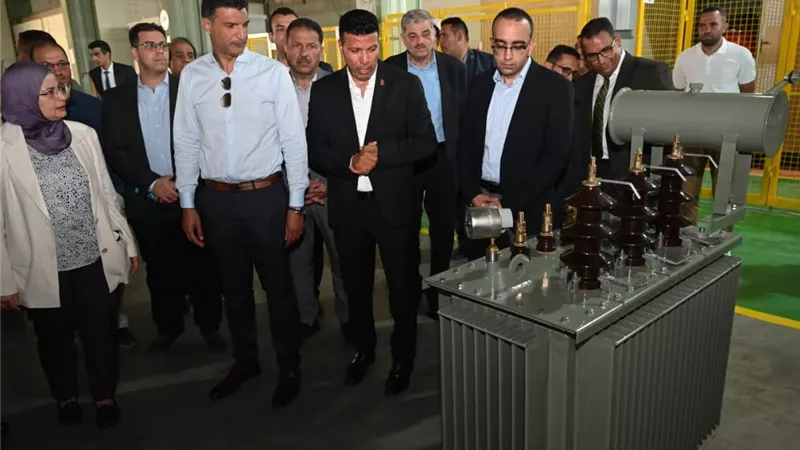 وزير الصناعة يتفقد 4 مصانع بالإسماعيلية باستثمارات تتجاوز 2 مليار جنيه