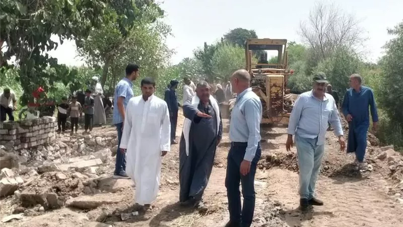 استجابةً لمطالب الأهالي.. محافظ المنيا يعلن تمهيد وتوسعة طريق عزبة الفرنسا