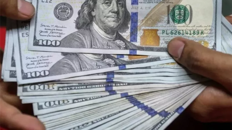  استقرار سعر صرف الدولار ودعم أوروبي جديد لبرنامج الإصلاح الاقتصادي في مصر