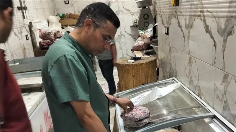 ضبط 150 كيلو لحوم وحلوى مولد مجهولة المصدر في حملة مكبرة بسمالوط 