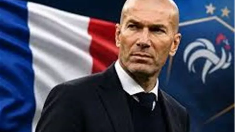 بعد غياب 20 عامًا.. زين الدين زيدان يعود لقيادة منتخب فرنسا
