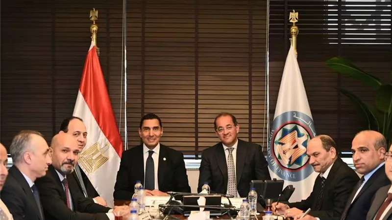 وزيرا الشباب والرياضة والمالية يبحثان دعم أولمبياد 2028 والألعاب الأفريقية