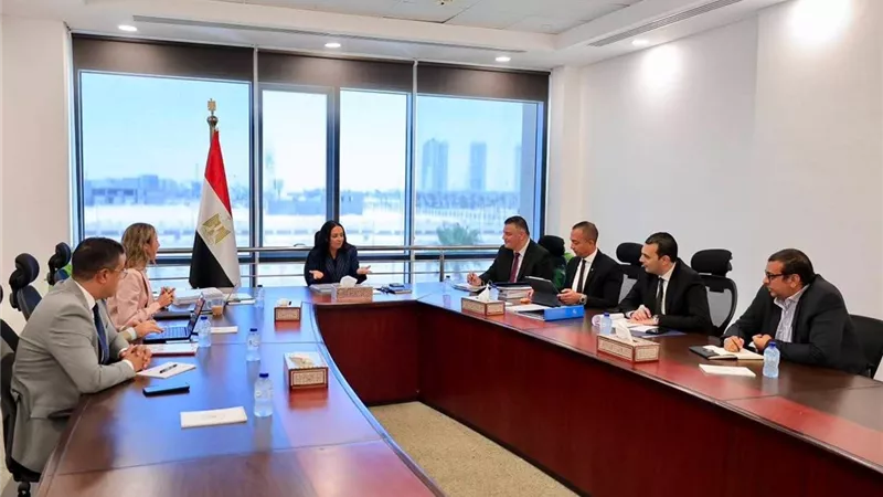 وزيرة التضامن توجه بتوفير منح دراسية لـ«أوائل» الثانوية العامة