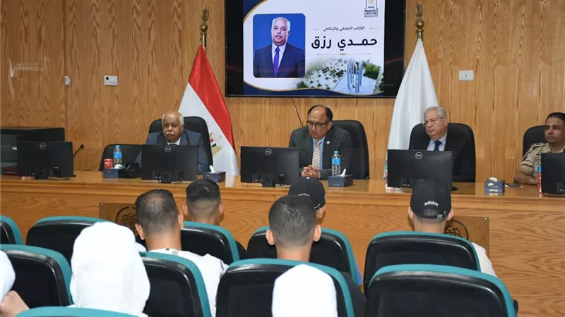 جامعة العاصمة تناقش دور الإعلام في صناعة الوعي الوطني بحضور حمدي رزق