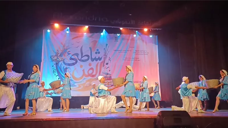 بإقبال جماهيري كبير.. انطلاق حفلات 