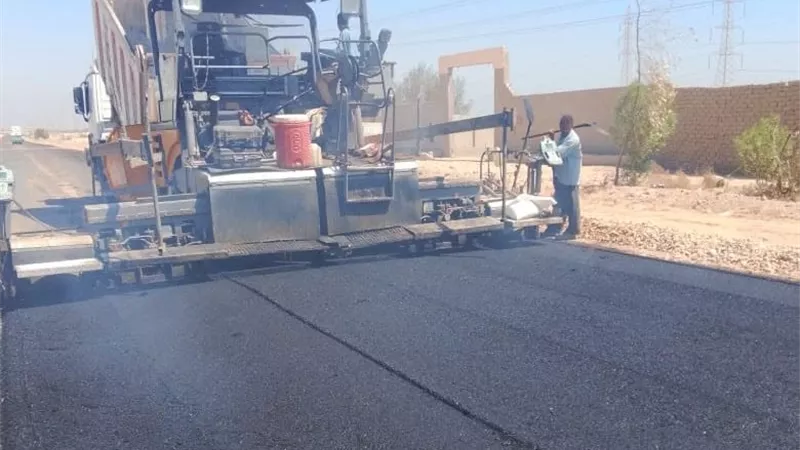 ضمن خطة رفع كفاءة الطرق.. بدء رصف محور 