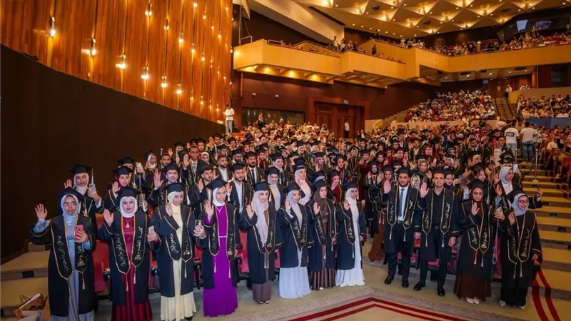جامعة دمنهور تحتفي بتخريج دفعة جديدة من كلية العلوم 