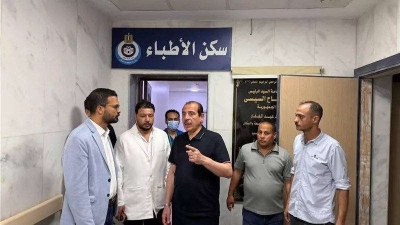 نائب الوزير يتفقد المنشآت الصحية بمطروح ويطمئن على انتظام العمل