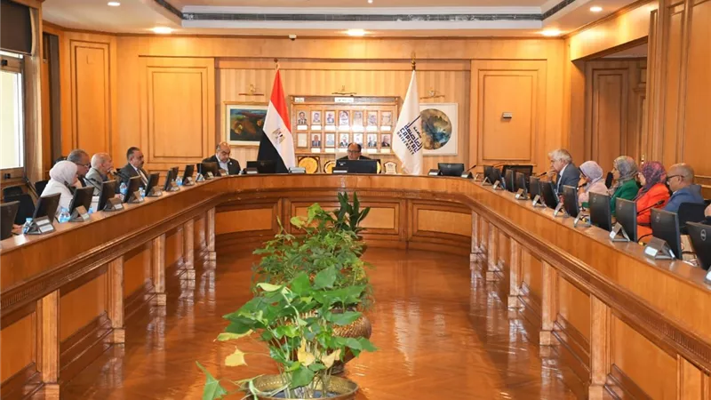 جامعة العاصمة تعقد اجتماع الإدارة العليا للجودة لمتابعة ملفات التطوير المؤسسي