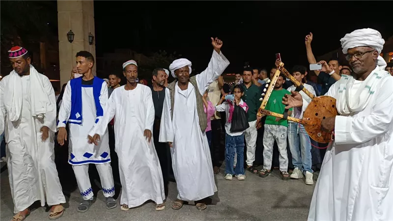 بعروض التراث النوبي والأغاني الوطنية.. 
