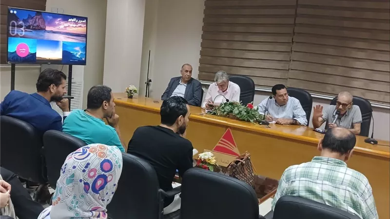 «دور الأدب في تحسين السلوك المجتمعي» في مناقشات قصور الثقافة بالسويس