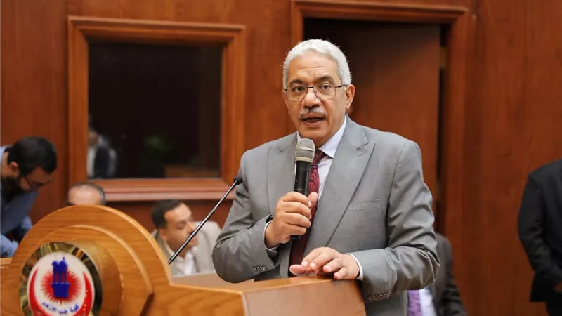 ماذا تعرف عن القائم بعمل رئيس جامعة الأزهر؟ جراح عظام وحافظ للقرآن