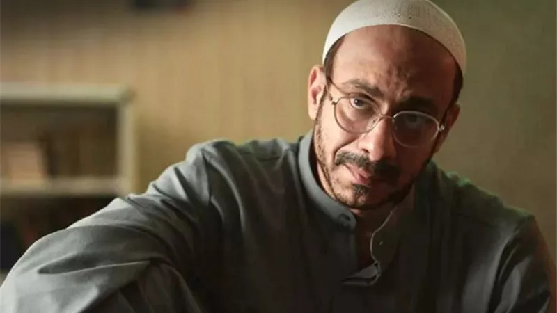 القصة الكاملة يكشف بوستره ويواصل تصوير حكايات مستوحاة من الواقع