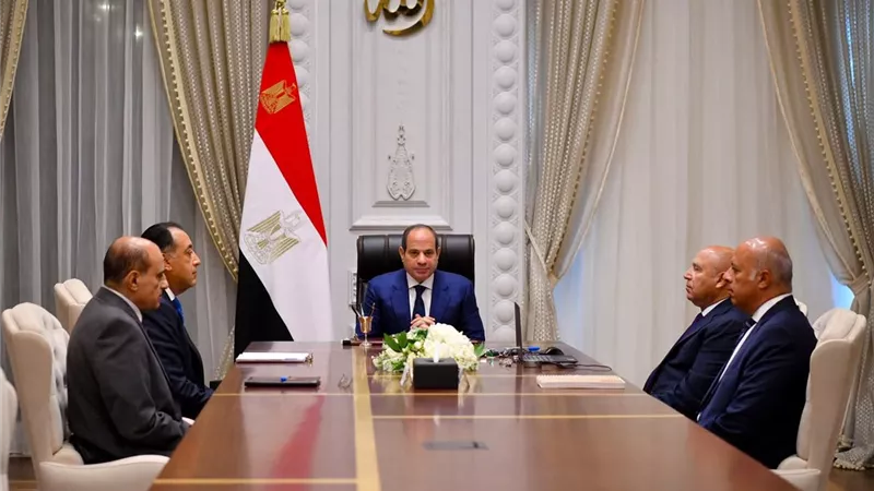 الرئيس السيسي يشدد على ضرورة الاهتمام بالمشروعات اللوجيستية
