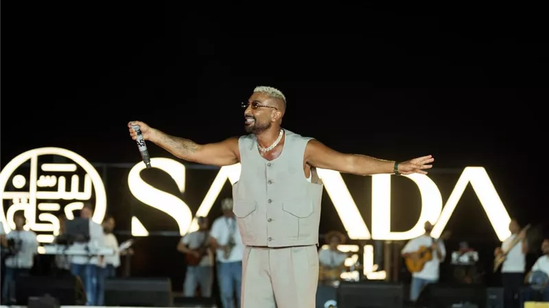 أحمد سعد يفاجئ الجمهور بظهوره ويشعل حفل رأس الحكمة